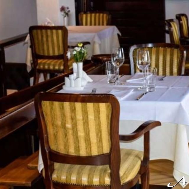 Restoran Bahus Inn - prazni stolovi