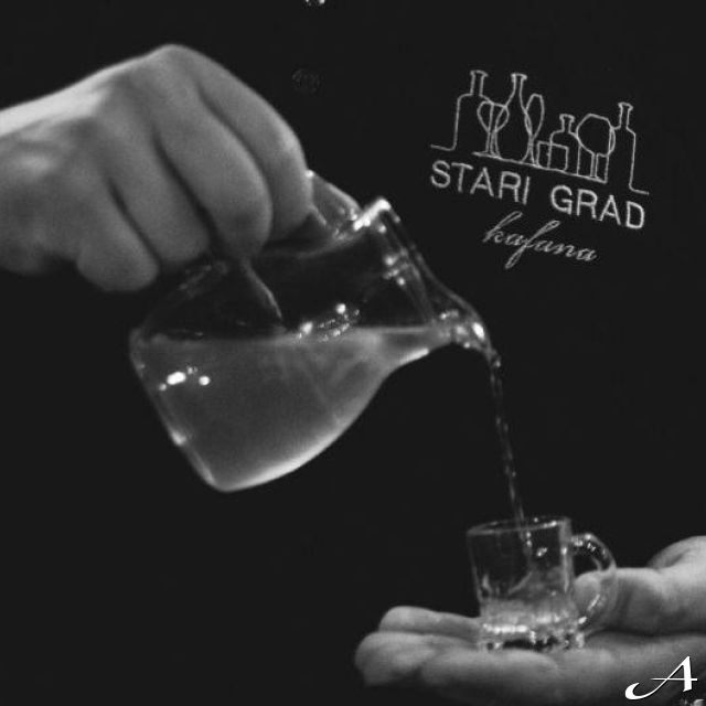 Kafana Stari grad - točenje pića