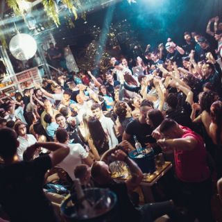 Splav Lasta - gužva i zabava