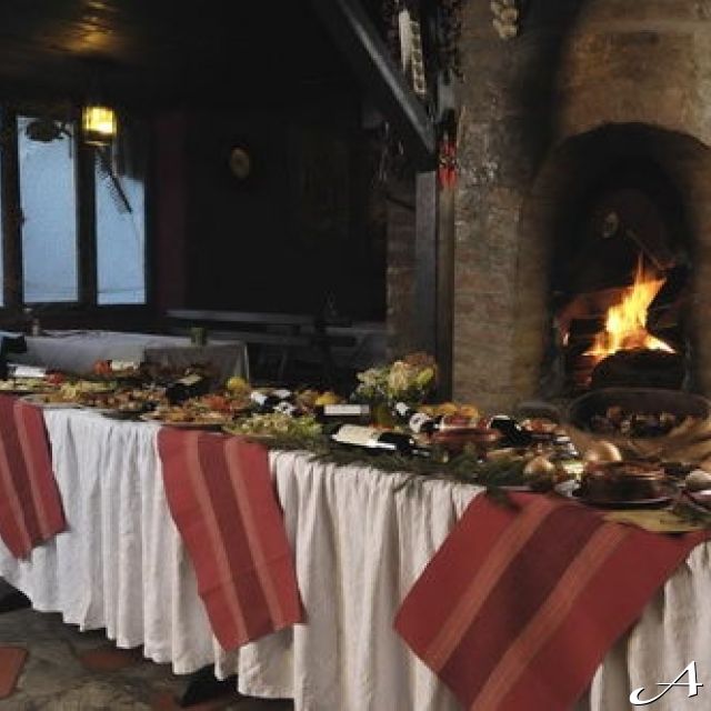 Restoran Stenka - sto sa hranom