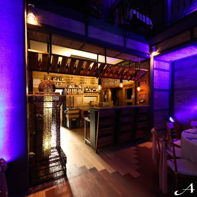Doček Nove godine - osvetljen bar
