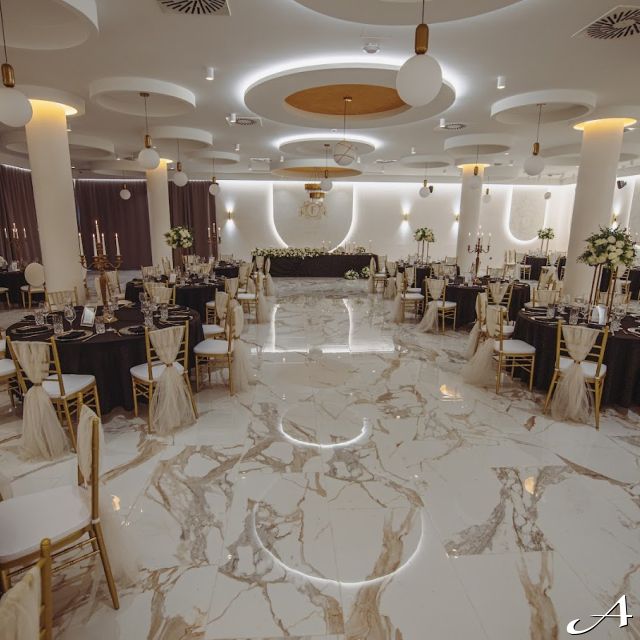 Faena Event Hall - praznični dekor i stolovi
