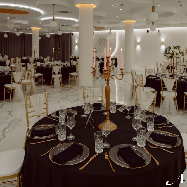 Faena Event Hall - elegantno dekorisane stolove
