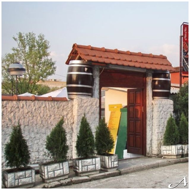 Club Corona - ulaz u klub