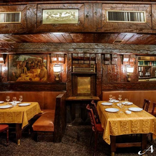 Restoran Dva Jelena - prazni stolovi