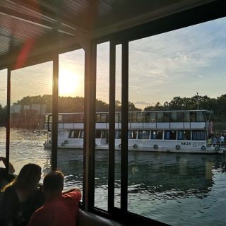 Jahting klub Kej - brod na vodi