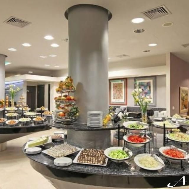 Hotel Mona Plaza Zlatibor - bogat bife sto