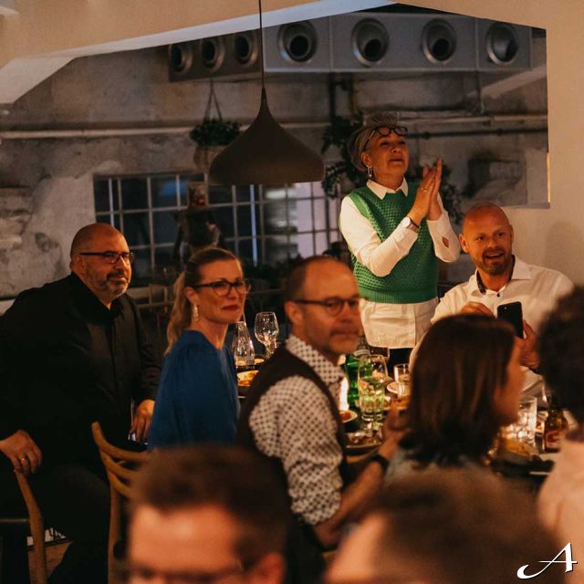 Ambar restoran - gosti na večeri