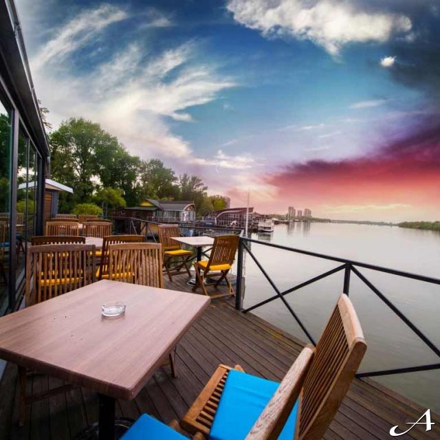 Splav restoran - terasa sa pogledom
