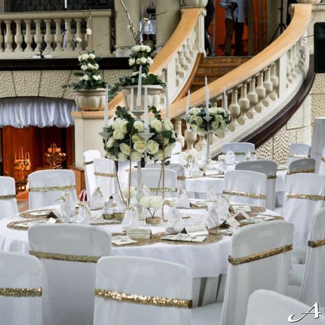 Hotel - dekorisane stolice i stolovi