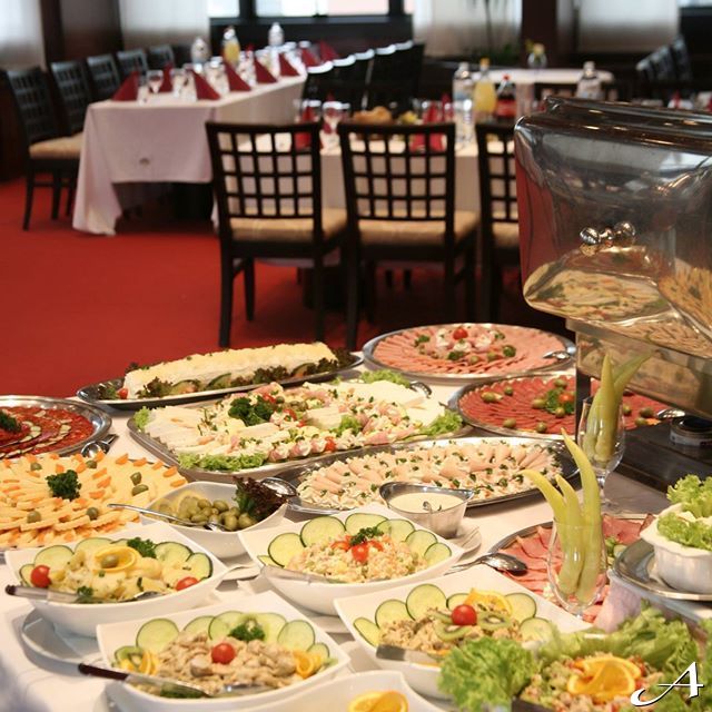 Restoran Panorama - bogat švedski sto