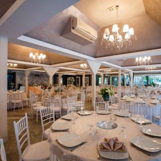 Restoran Princ - praznični stoovi
