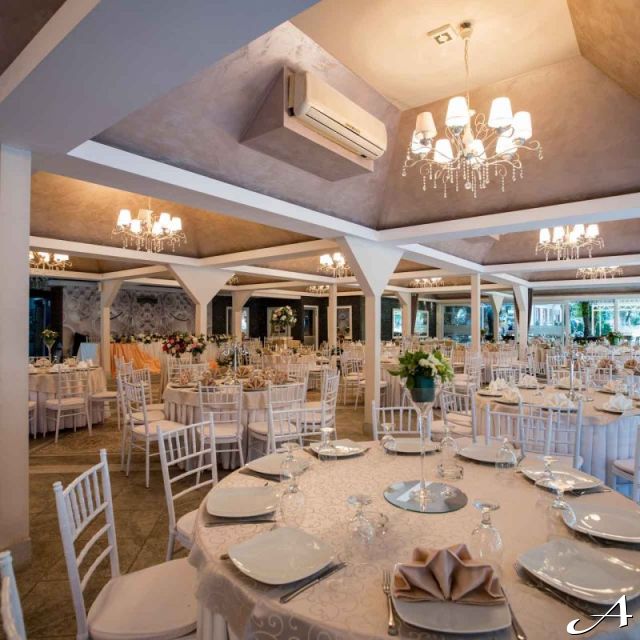 Restoran Princ - praznični stoovi