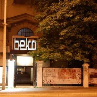 Restoran Beko - ulaz noću