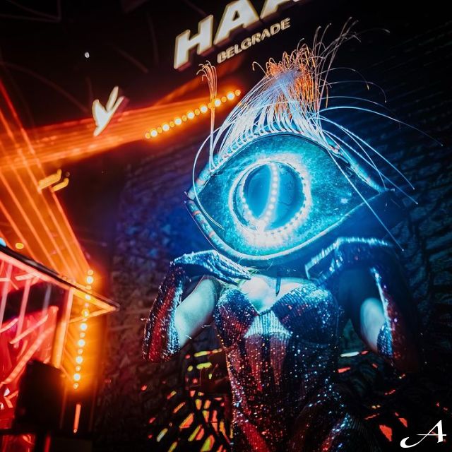 Klub Haai - osoba u kostimu