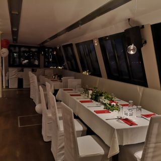 Jahting klub Kej - sto sa dekoracijom
