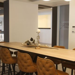 Hotel Fontana - sto i stolice