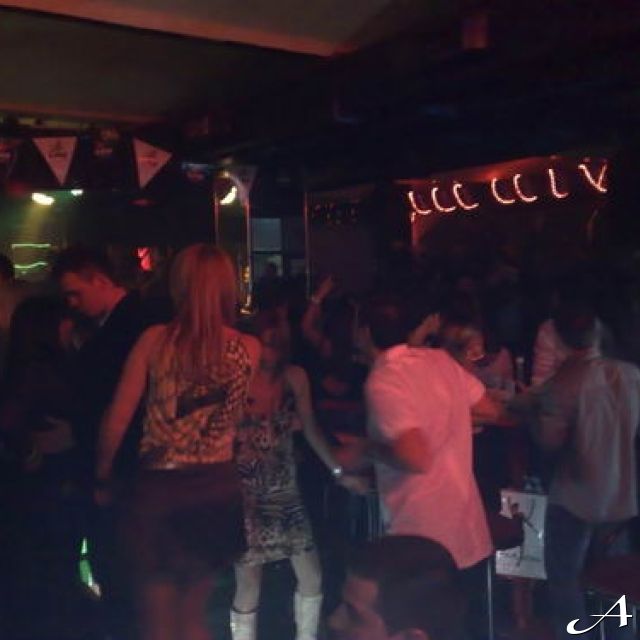 Nova godina - ljudi u klubu