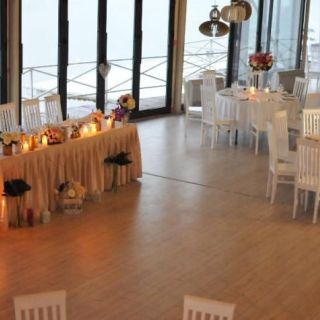 Restoran Gabbiano Exclusive - prazni stolovi i dekor