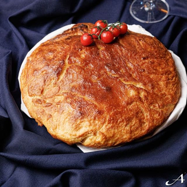 Doček Nove godine - tradicionalni hleb i vino