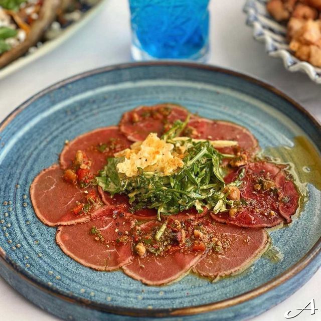 Ambar restoran - tanjir sa hranom