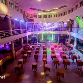 Ušće Colosseum - prazna sala sa stolovima
