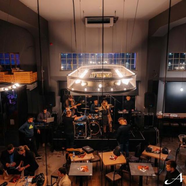 Kafana Druga Kuća - bend svira