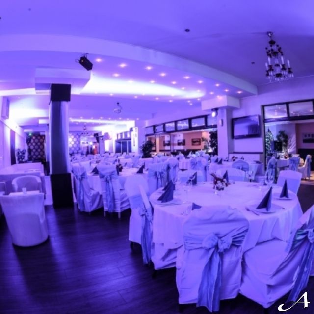 Event centar Satelit - dekorisane stolice