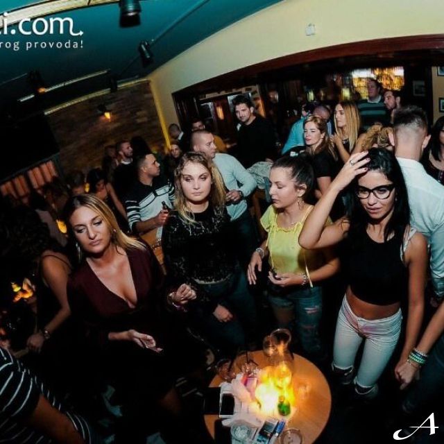 Kafana Sipaj - ljudi u kafani