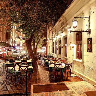 Restoran Zlatni bokal - prazan baštenski prostor