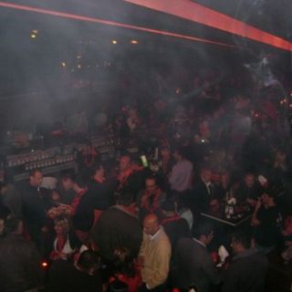 Sport Cafe - gužva i dim