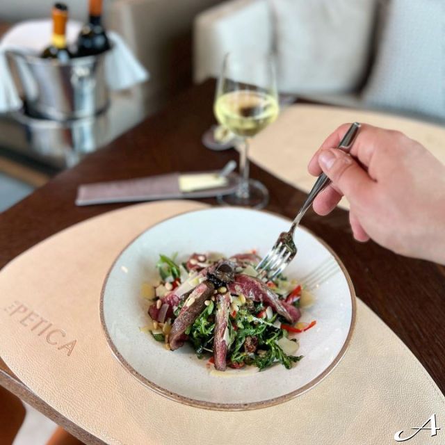 Dolly Bell Petica - salata i vino