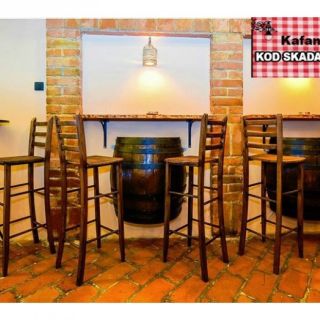 Kafana Kod Skadarlije - stolice i bure