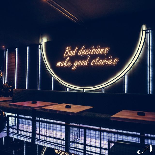 Klub Up 'n' down - neon natpis i baloni