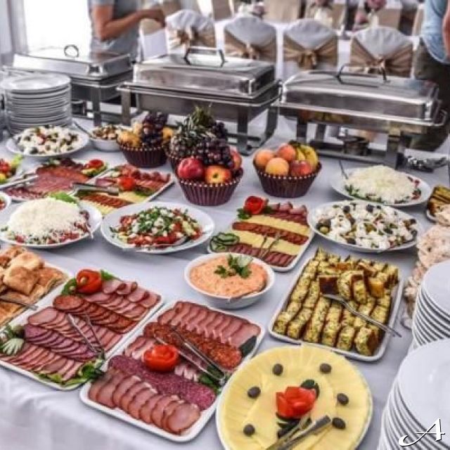 Brod restoran Flamingo - bogat švedski sto