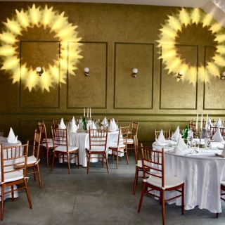 Event centar Beton sala - dekorisane stolove