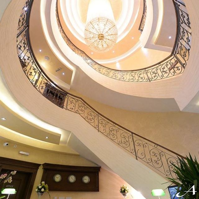 Hotel Majdan - recepcija i stepenište
