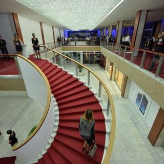 Hotel Jugoslavija - unutrašnjost sa stepeništem