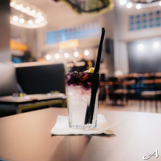 Kafana Druga Kuća - čaša sa pićem