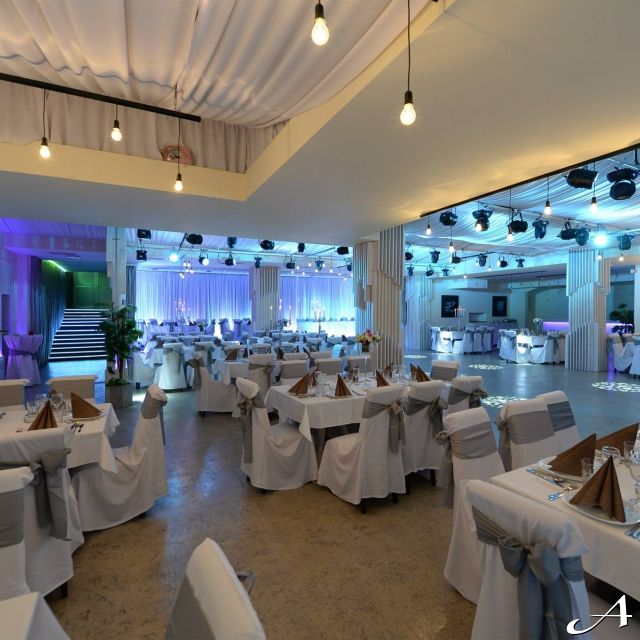 Restoran Safir - praznični stoovi