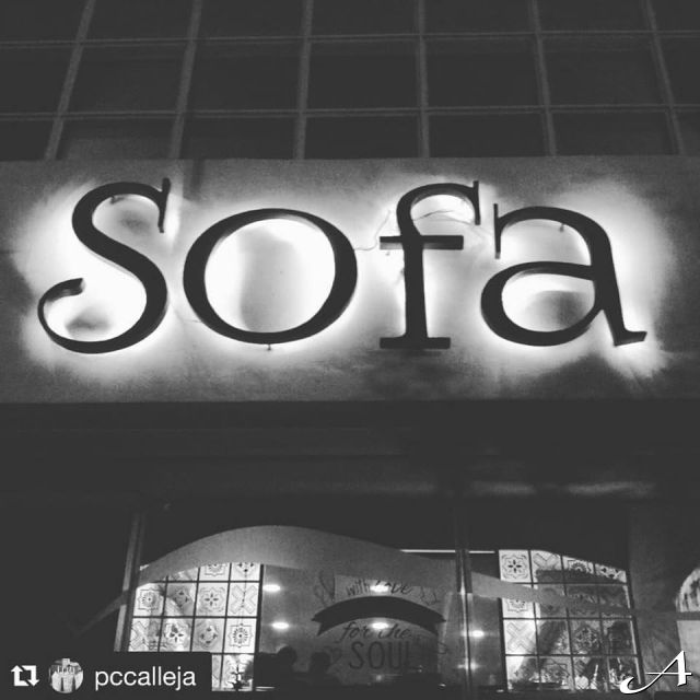 Sofa restoran - osvetljeni znak