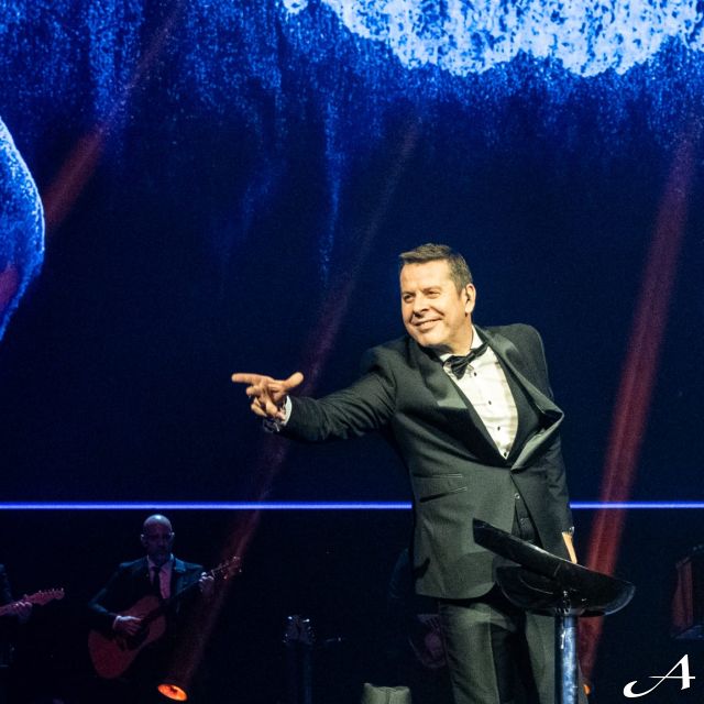 Koncert Vlade Georgieva - pevač na sceni