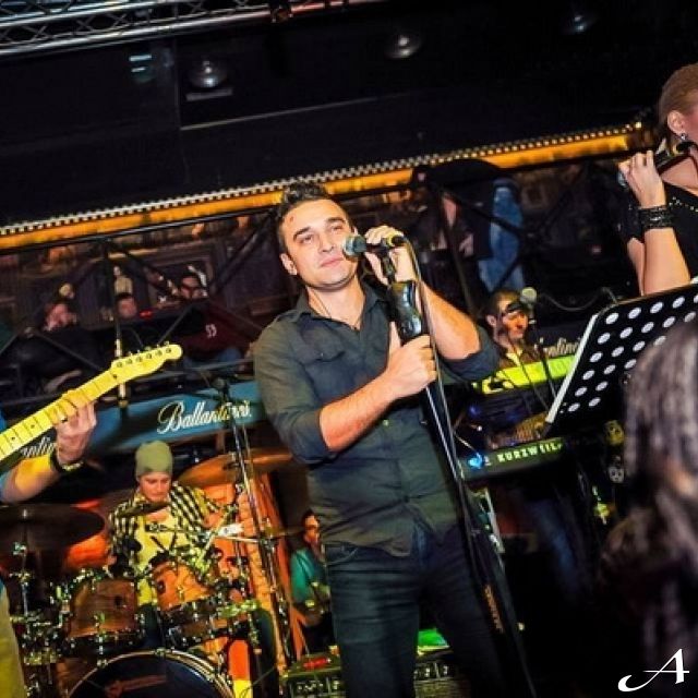 Doček Nove godine - bend na sceni