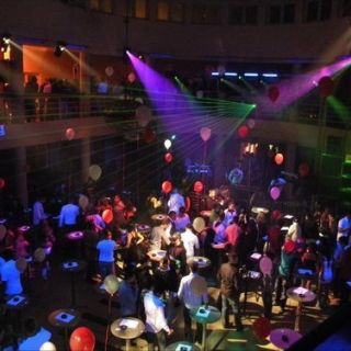 Klub Maximus - ljudi na žurci