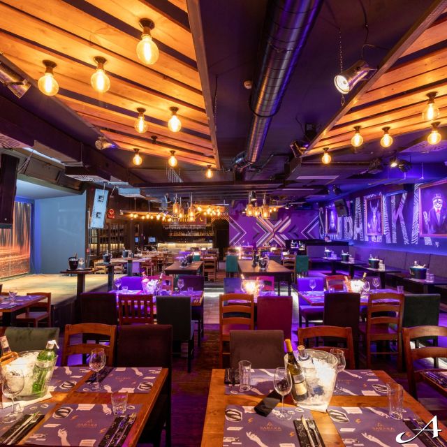 Klub restoran Baraka - prazne stolove i osvetljenje