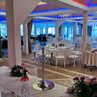 Restoran Princ - praznični stoovi
