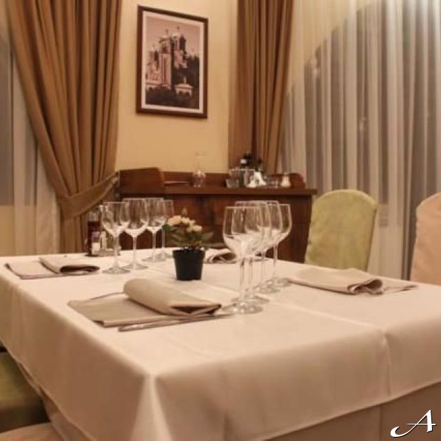 Restoran Golf - sto sa čašama