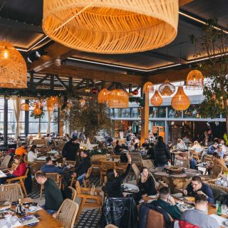 Restoran Boutique Trojka - gužva i dekor