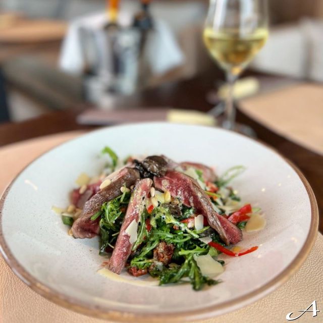 Restoran Dolly Bell Petica - salata sa mesom