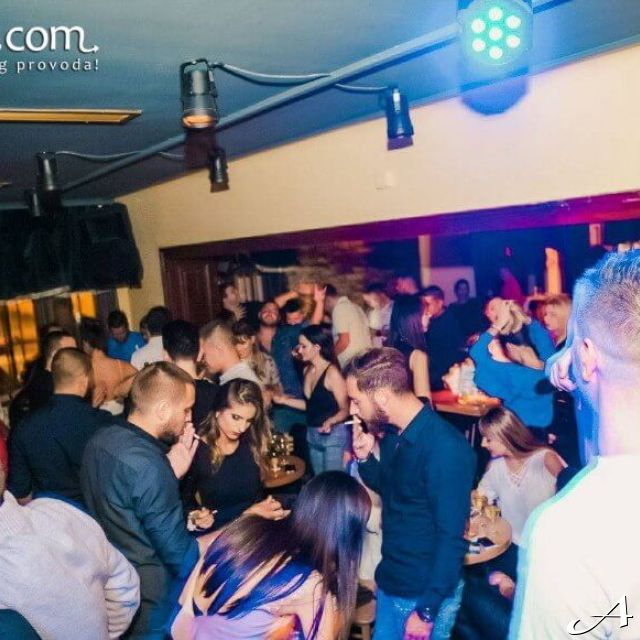Kafana Sipaj - gužva i zabava